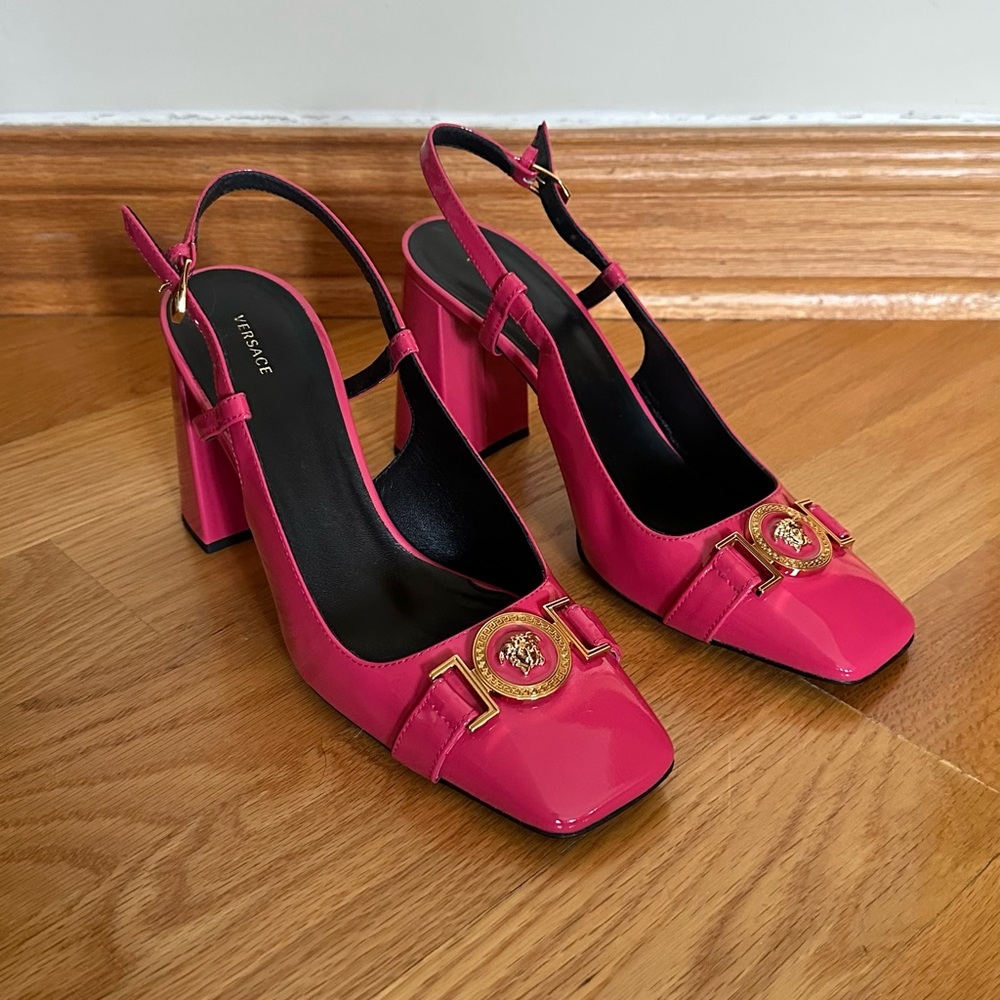 Versace Women's Pink & Gold Medusa Vernice Patent  Block Heels Size US 8 Pink